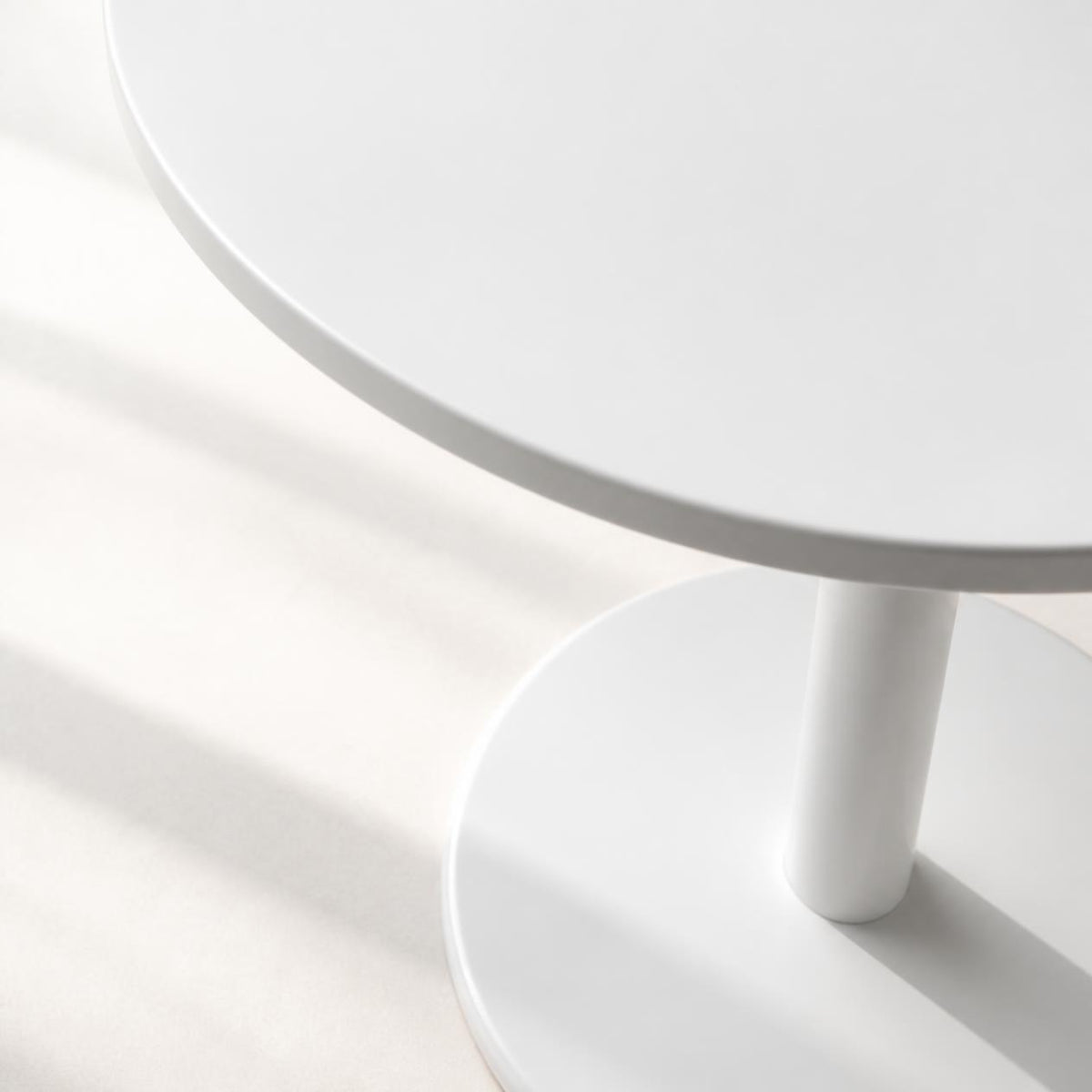 The PEDRA N – Round Pedestal Side Table