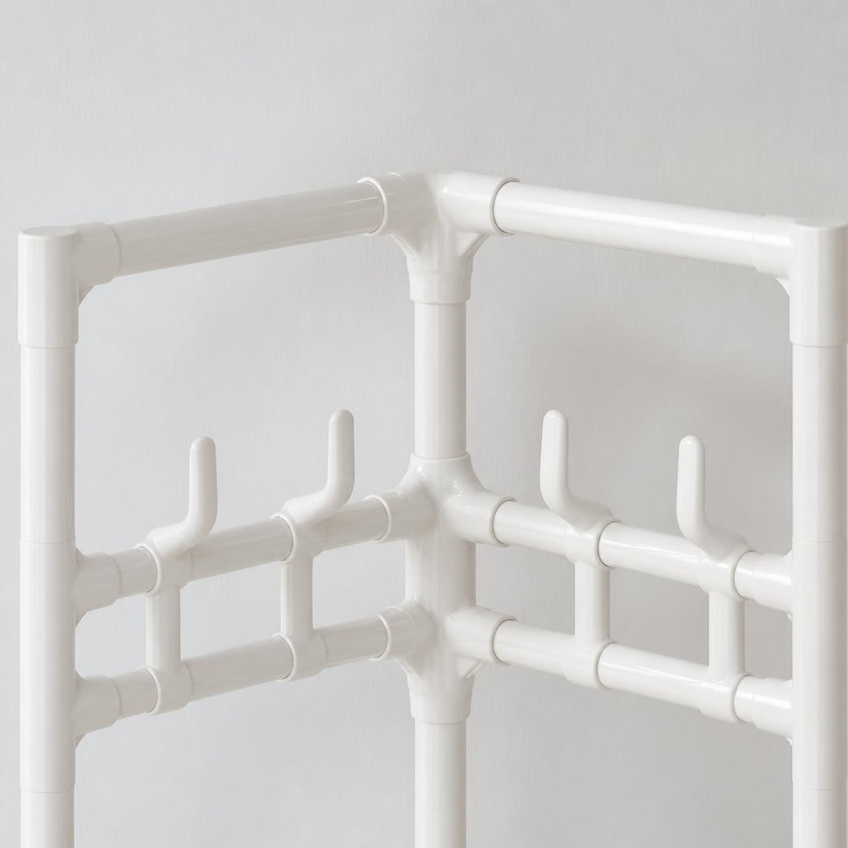 The BLANCA N – White Corner Rack with 10 Hooks